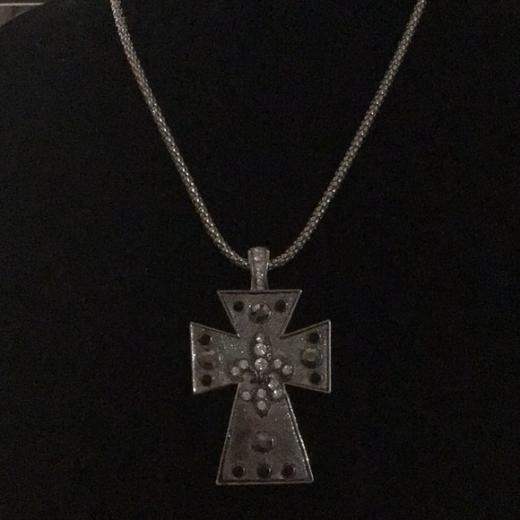 Large cross pendant w/ rhinestone Fleur de Lis design on stainless steel chain. - Picture 2 of 4